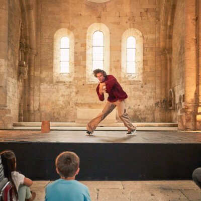 Wave-Retreat-Dance-Juggling--5